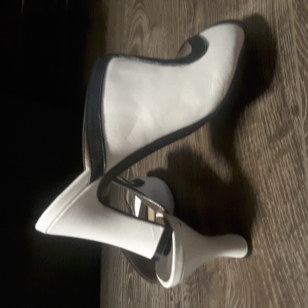 Array Leather Shoes - image 2